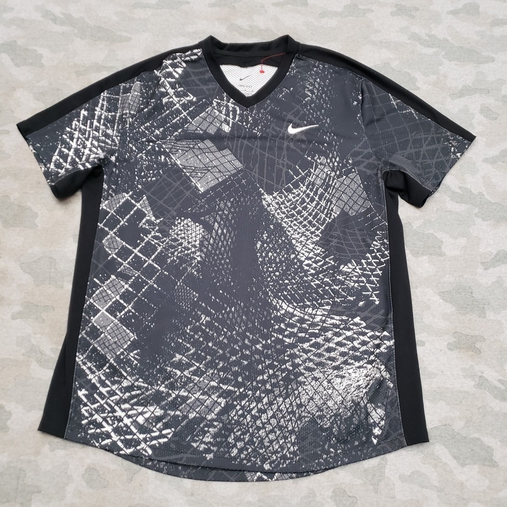 Nike‎ Shirt Mens Medium Gray Dri-Fit V-Neck Short Sleeve Geo